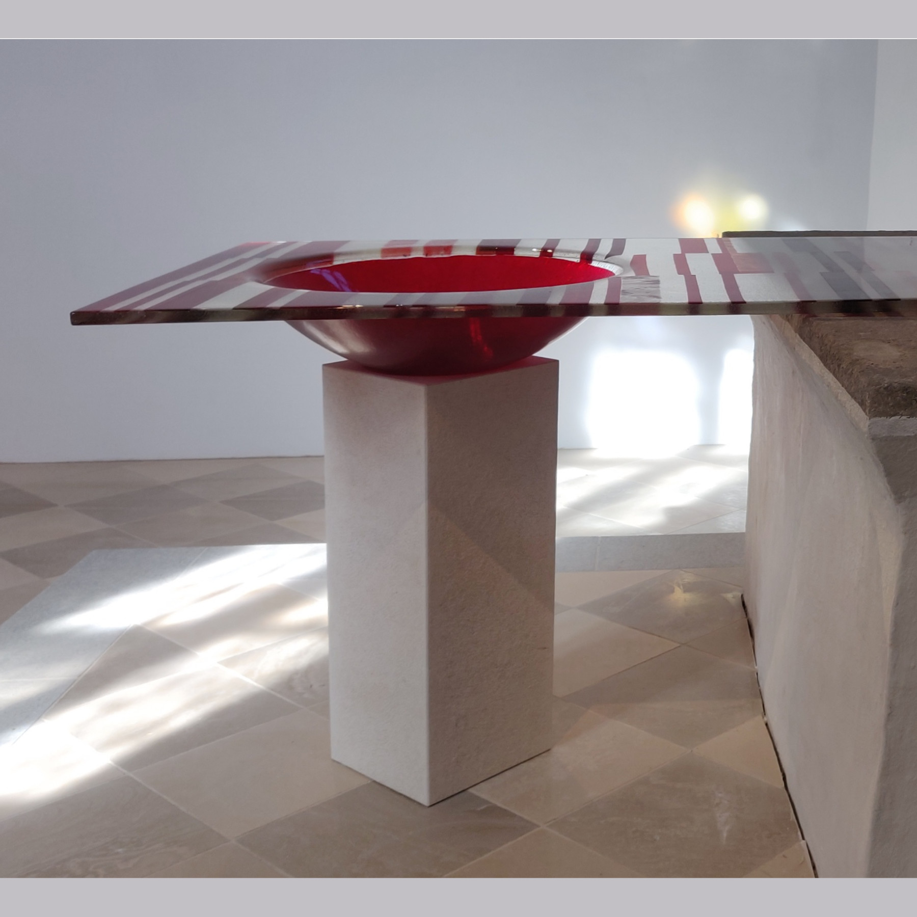 gebogenes Schmelzglas als Taufbecken, Zelking Österreich, Mag. Heinz Ebner